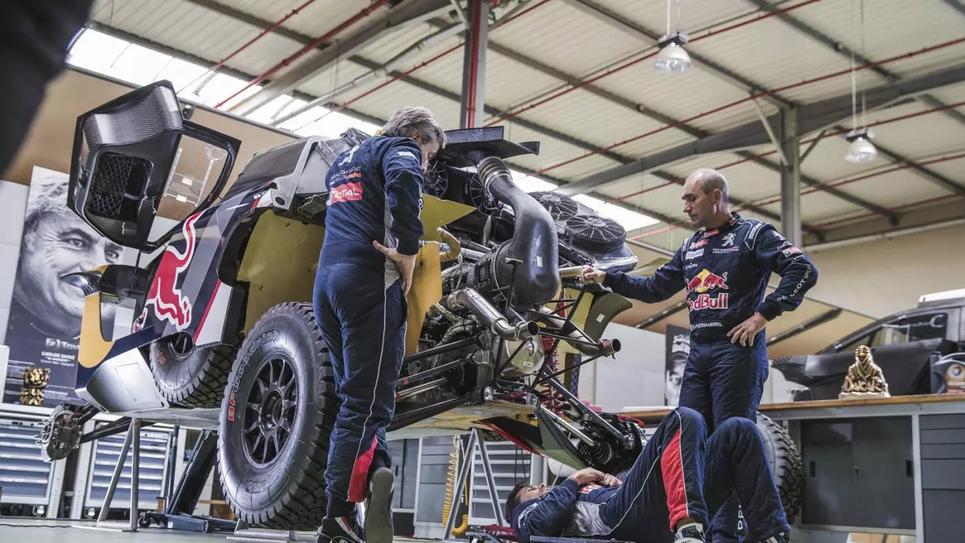 Peugeot 3008DKR ማክስአይ