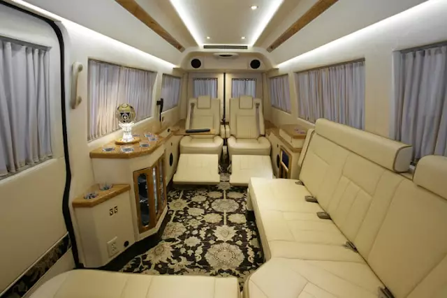 Mercedes Srinter JetVan: Luxury on 4 wheels 25167_4