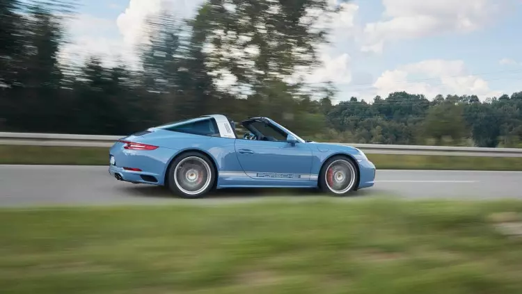 Porsche 911 Targa 4T (3)