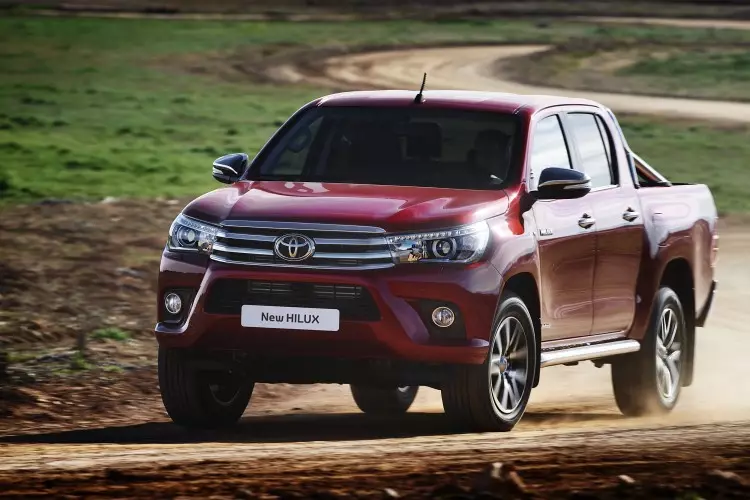 အသစ်%20Toyota%20Hilux_1