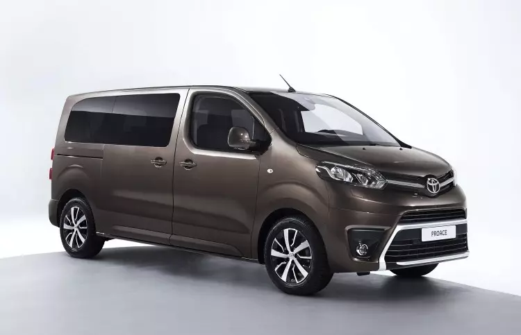 အသစ်%20Toyota%20PROACE%20VERSO_1