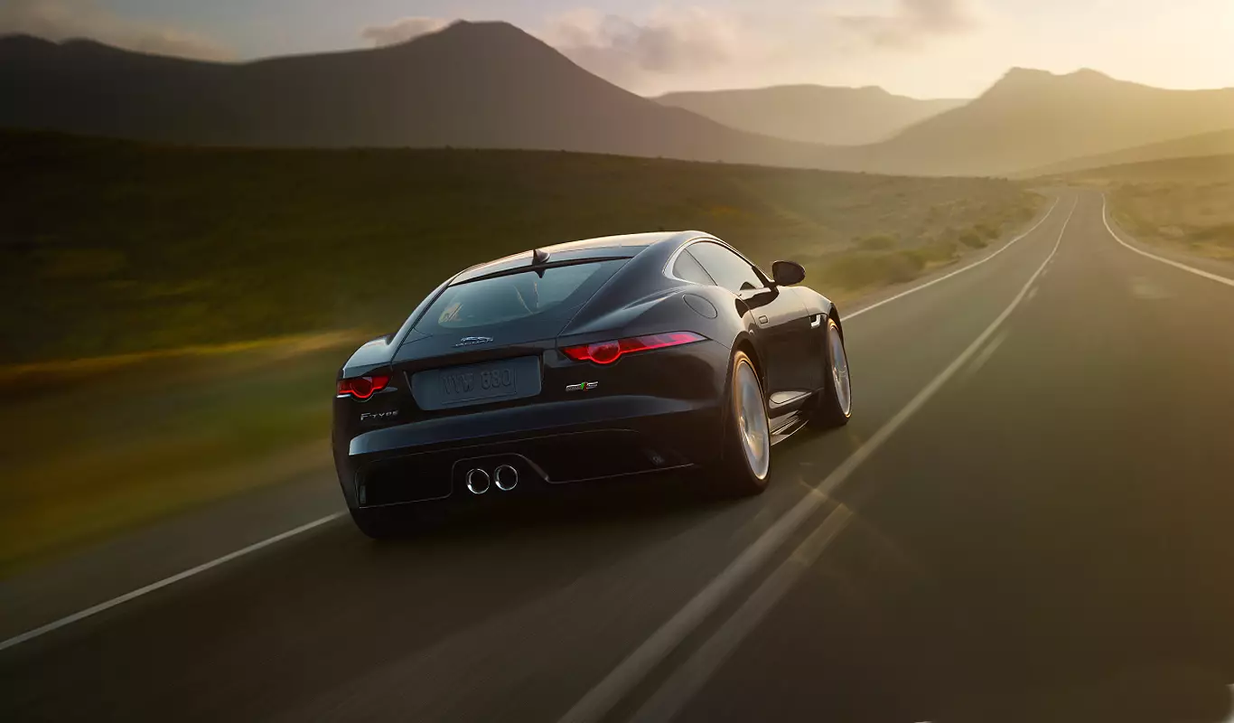 Jaguar F-Type med oppdaterte priser for 2016