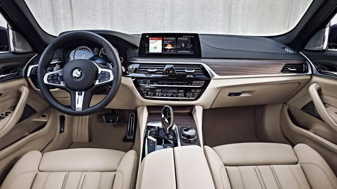 Interior ng BMW 5 Series