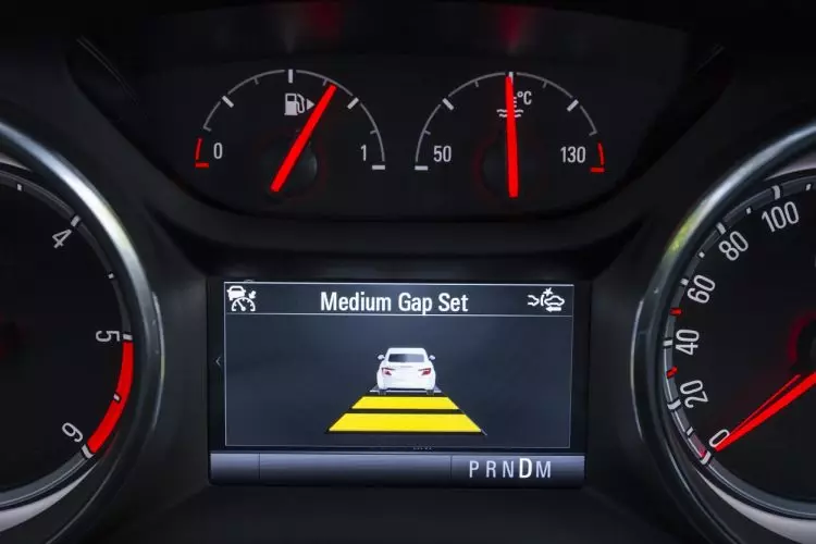 Adaptive Cruise Control ho an'ny Astra