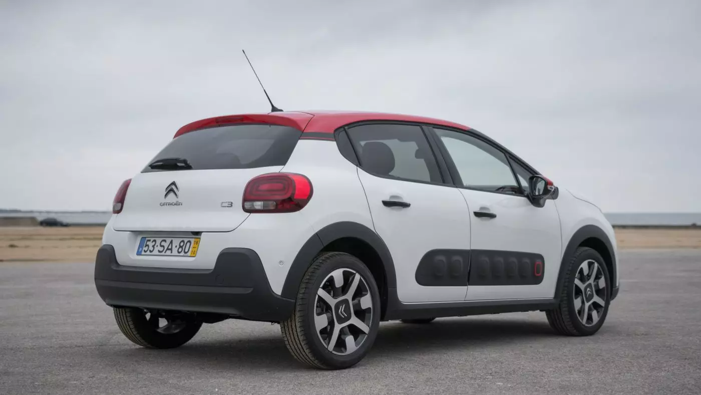 Citroën C3 निर्दिष्टीकरण 1.1 PureTech 110 S/S शाइन