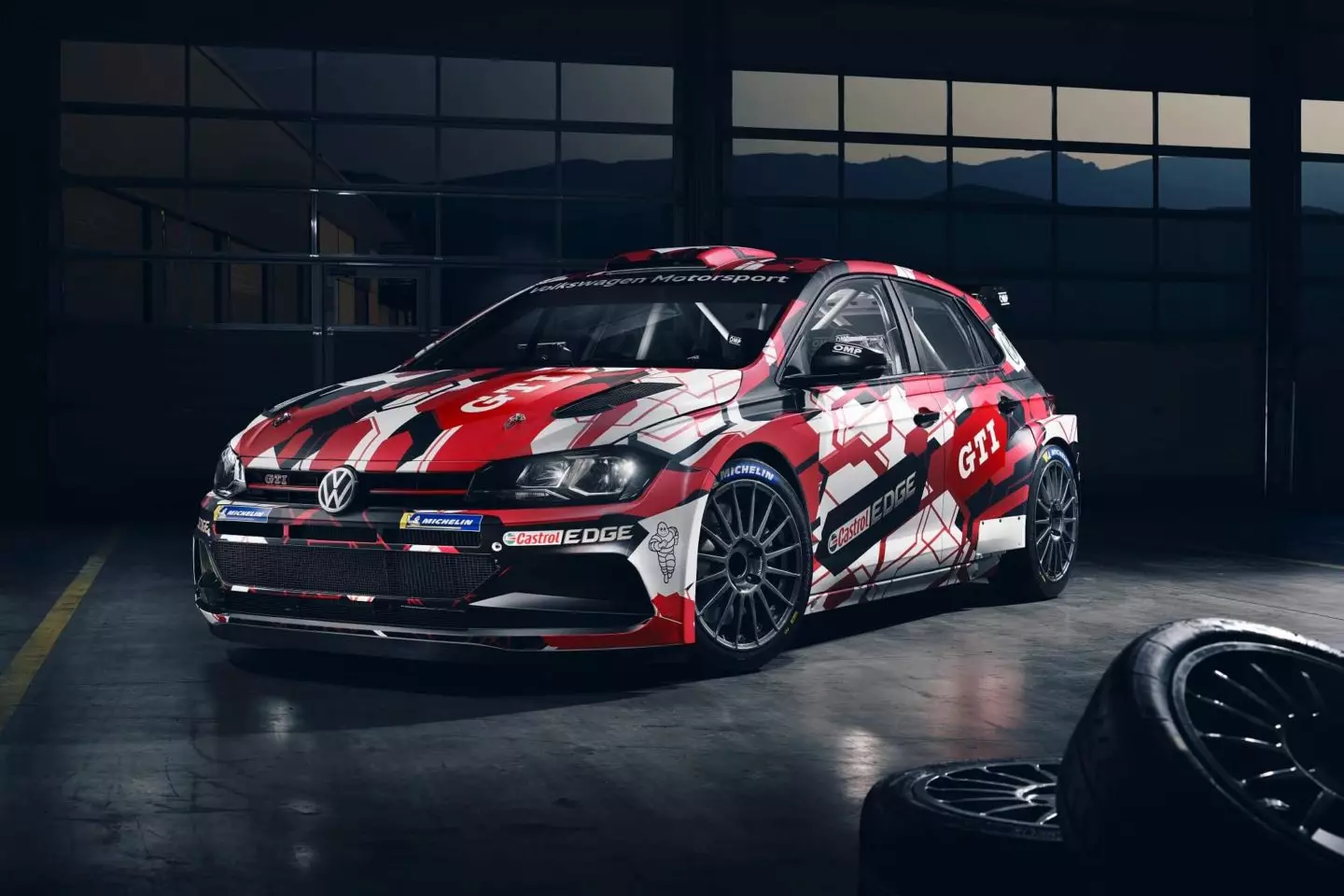 Электр мобилдүүлүгүн күнөөлө. Фольксваген автоспорт жана Volkswagen Motorsport менен кош айтышат 2604_1