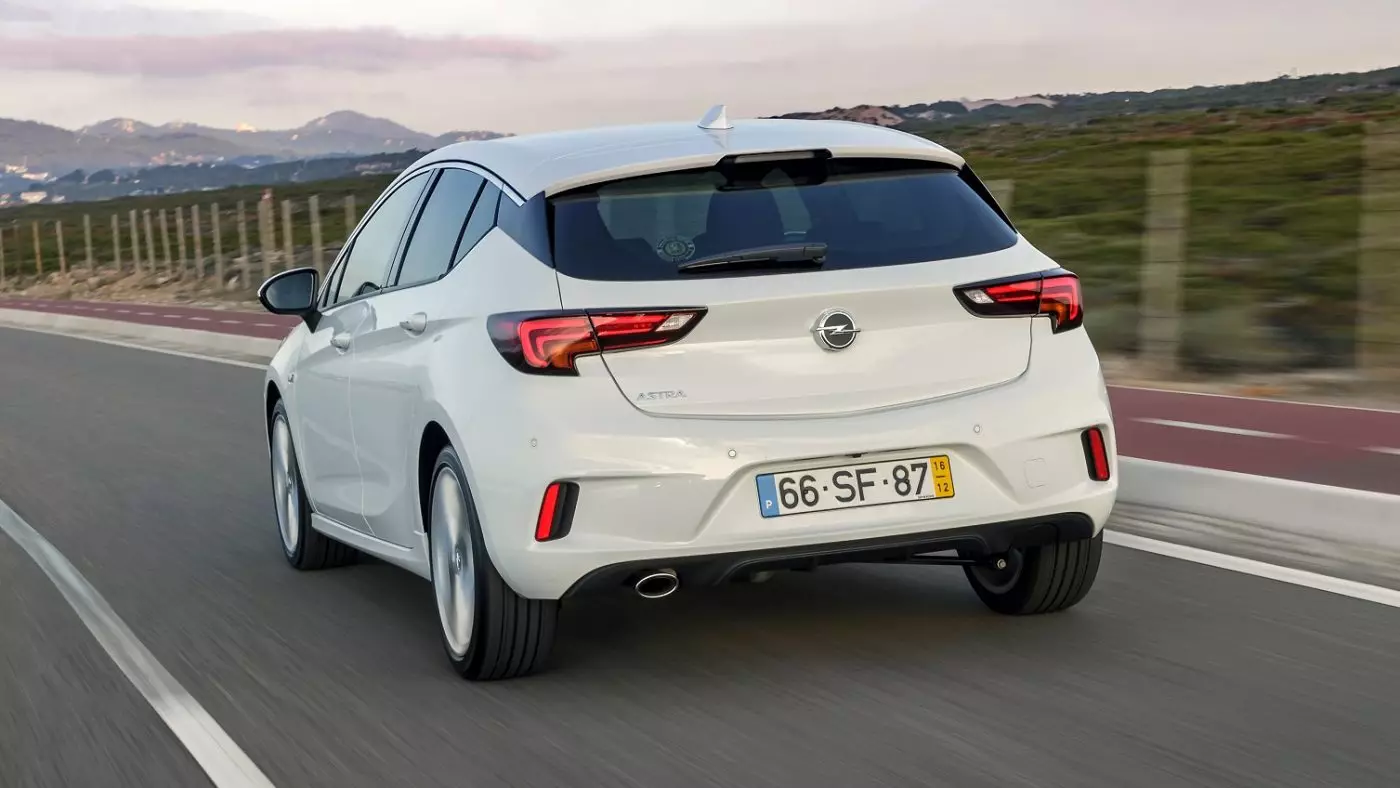 Το Opel Astra λαμβάνει νέους κινητήρες και σειρά OPC Line 26052_2