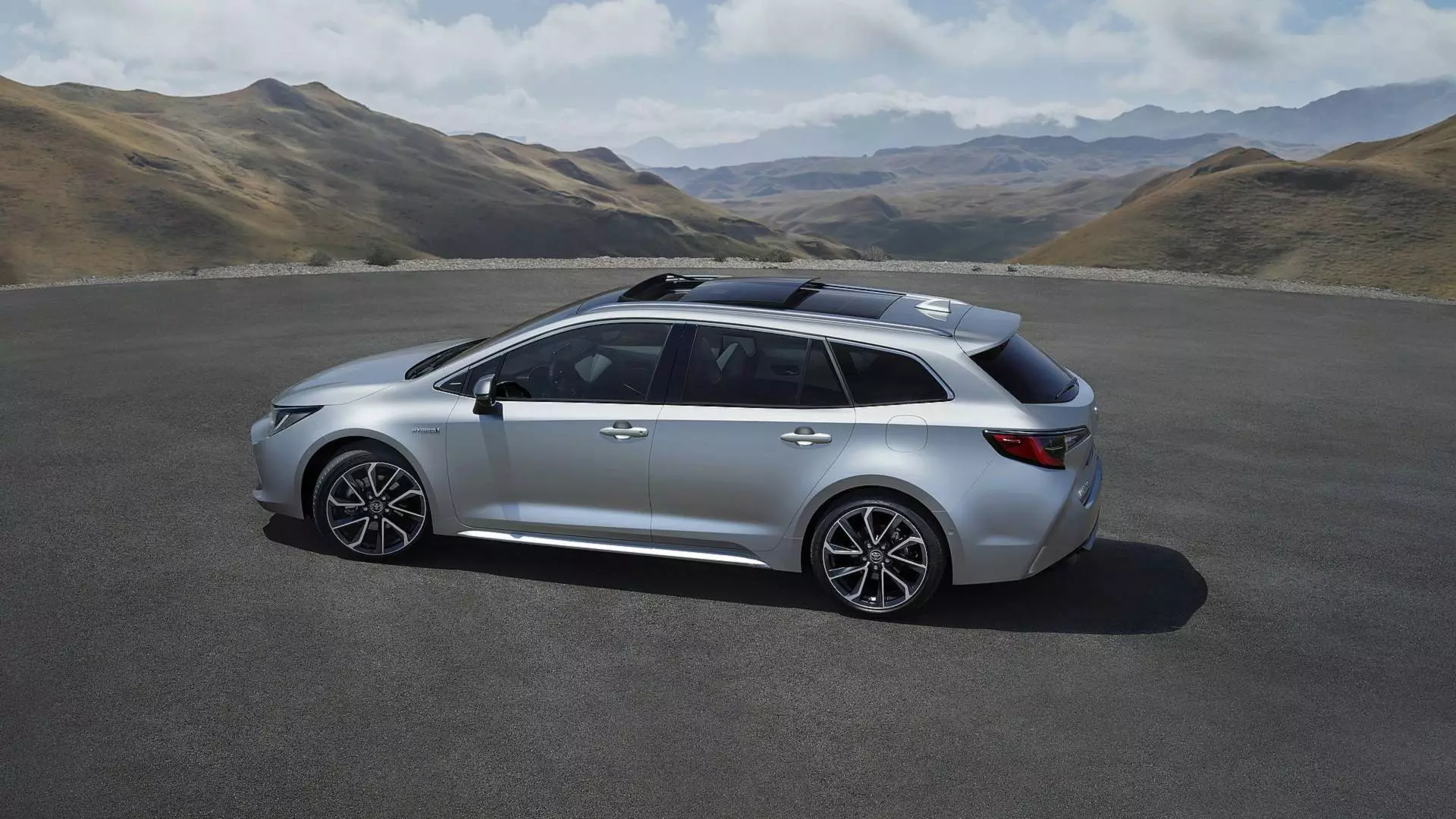 Nou Toyota Corolla Touring Sports 2019. Qui t'ha vist i qui t'ha vist... 2644_1