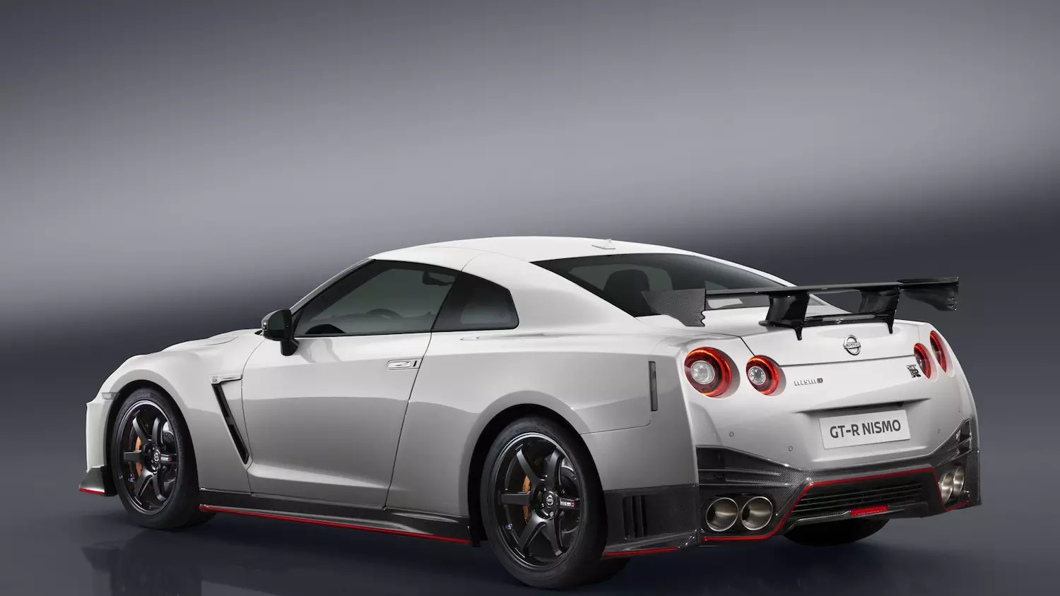 ኒሳን GT-R NISMO-7