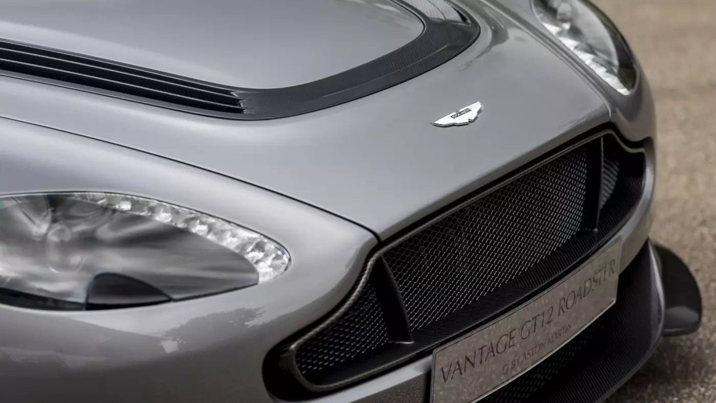 Овој Aston Martin Vantage GT12 Roadster е единствен и има 600 коњски сили. 26556_1