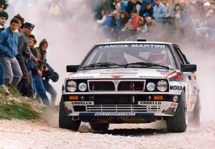 Lancia Delta HF Integrale 8V