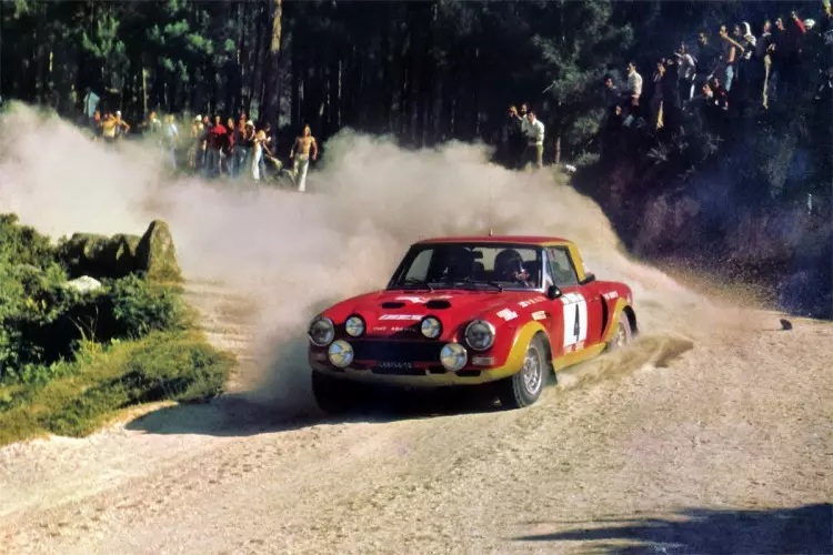 Fiat 124 Spider Abarth Rally 16V ඉන්ජෙක්ෂන්