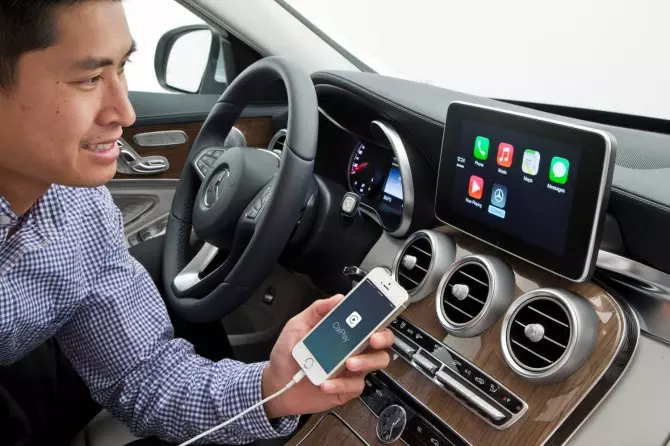 Mercedes Apple CarPlay ១