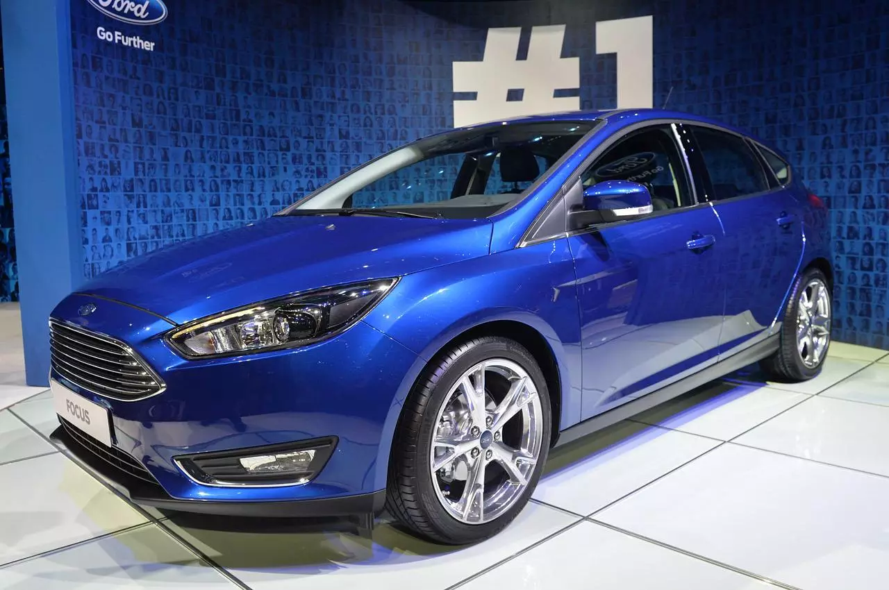 Uus Ford Focus: muudetud disain ja mootorid 26664_2