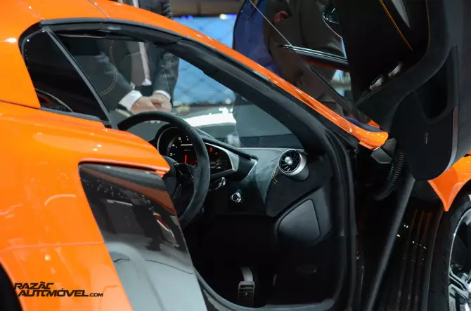 McLaren 650S Live-12-2