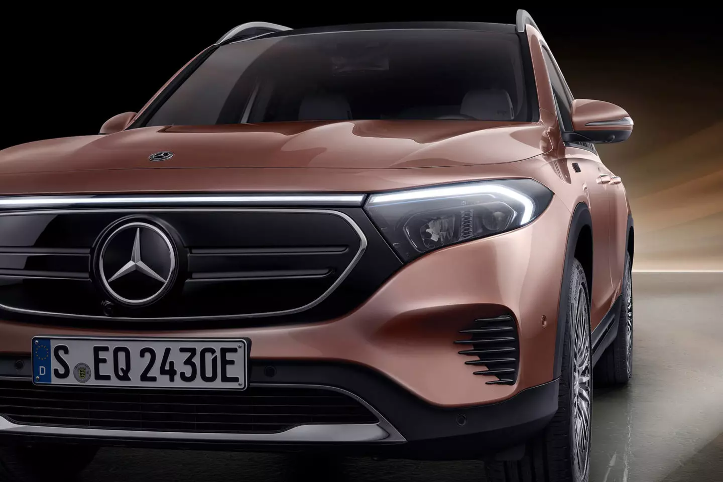 Mercedes-Benz EQB z roku 2021