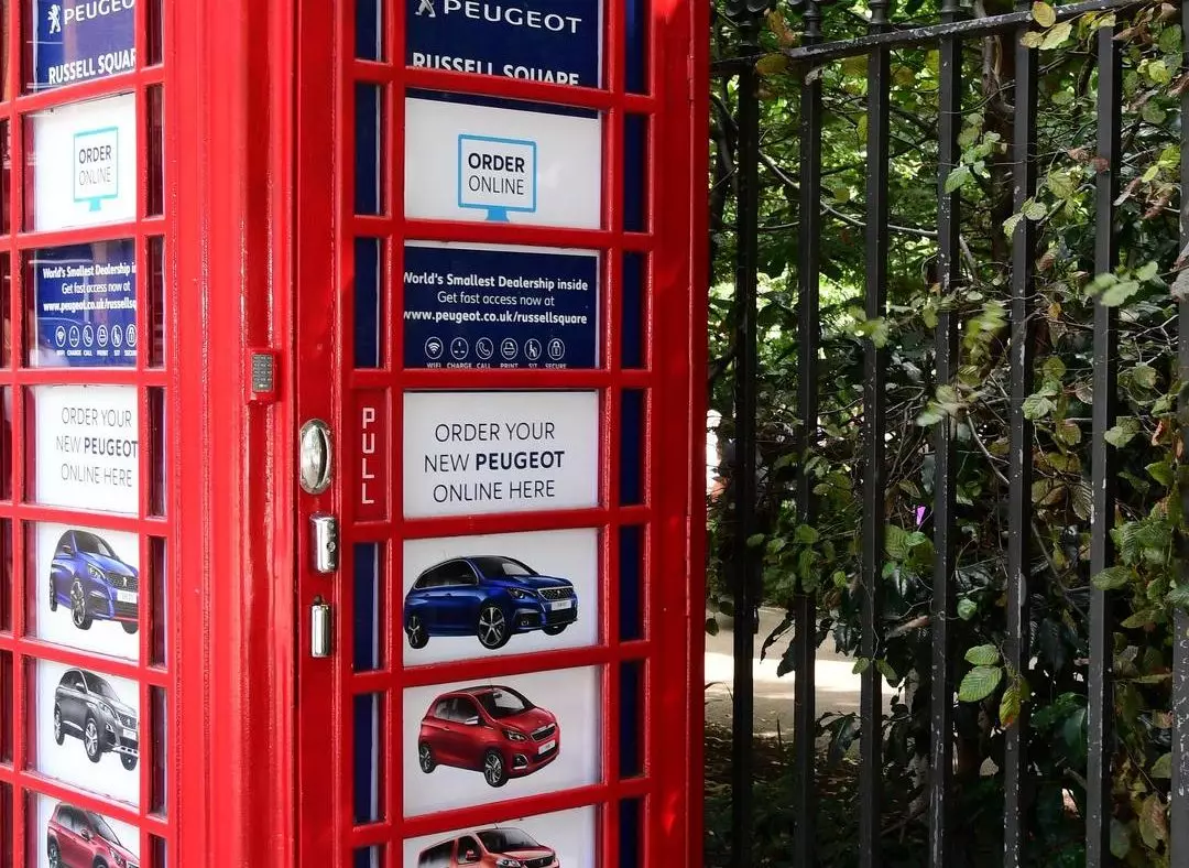 Peugeot micro stand - telephone booth