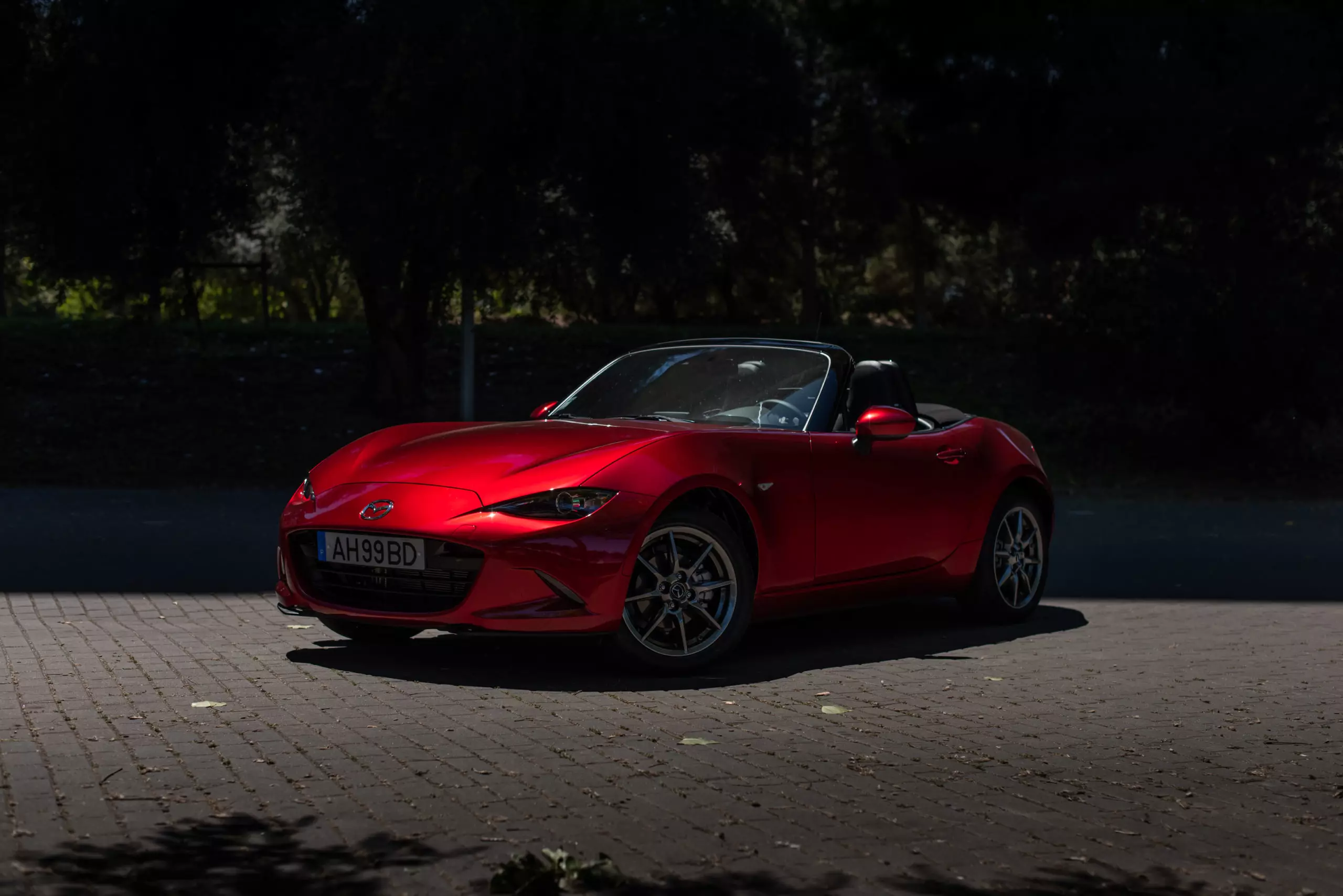 Mazda MX-5 1.5 AT 5 qhov rooj SUV