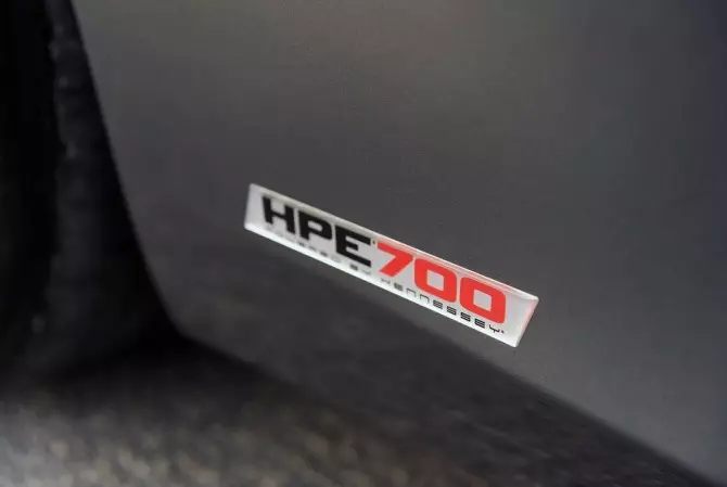 2013-هينيسي-ميڪ لارن-12C-HPE700-2