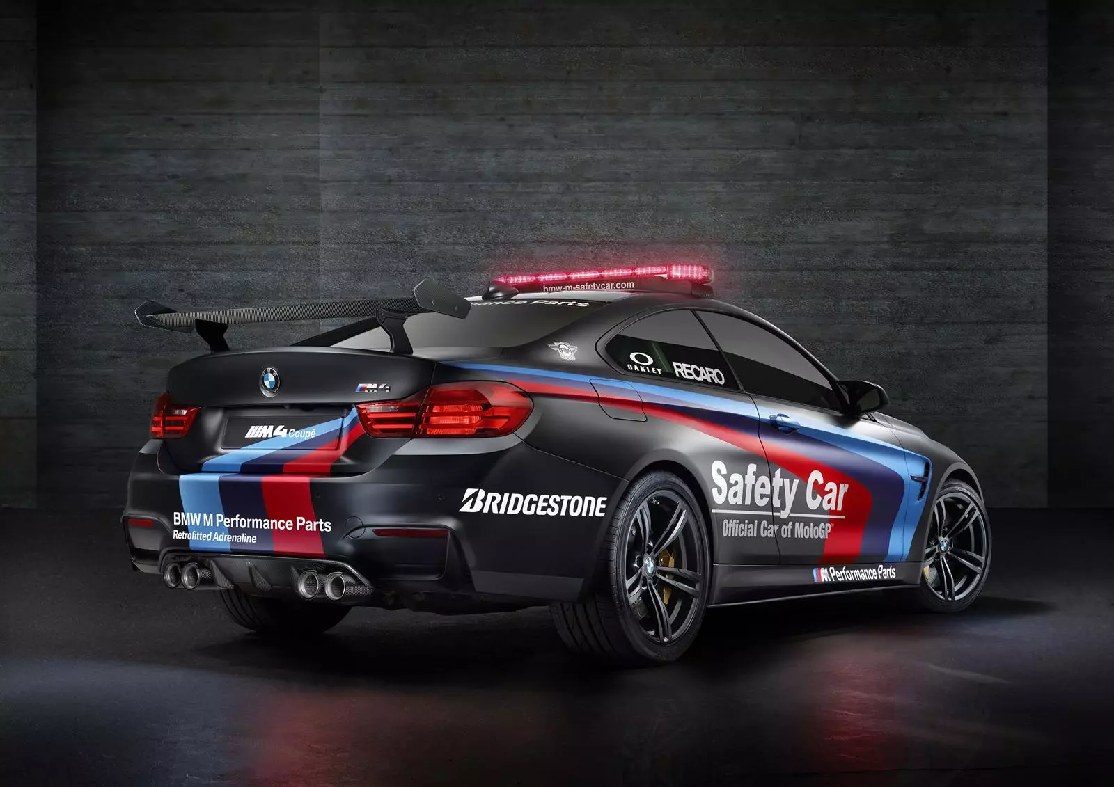 BMW M4 MotoGP ආරක්ෂිත මෝටර් රථය: ජල එන්නත් පද්ධතිය සමඟ 27238_2