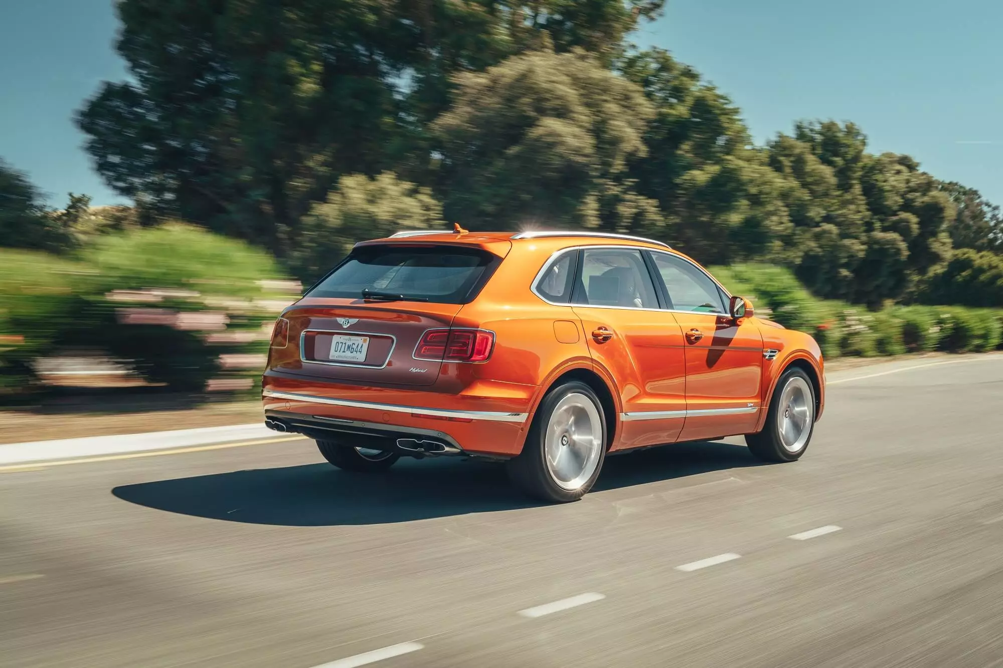 I-Bentley Bentayga Hybrid