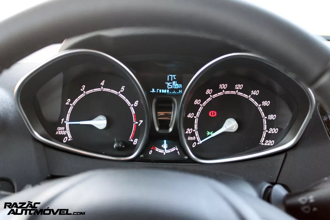 Ford Fiesta 1.0 Ecoboost Sport 125hp | Isang utility na may «salero» | PALAKA 27408_7