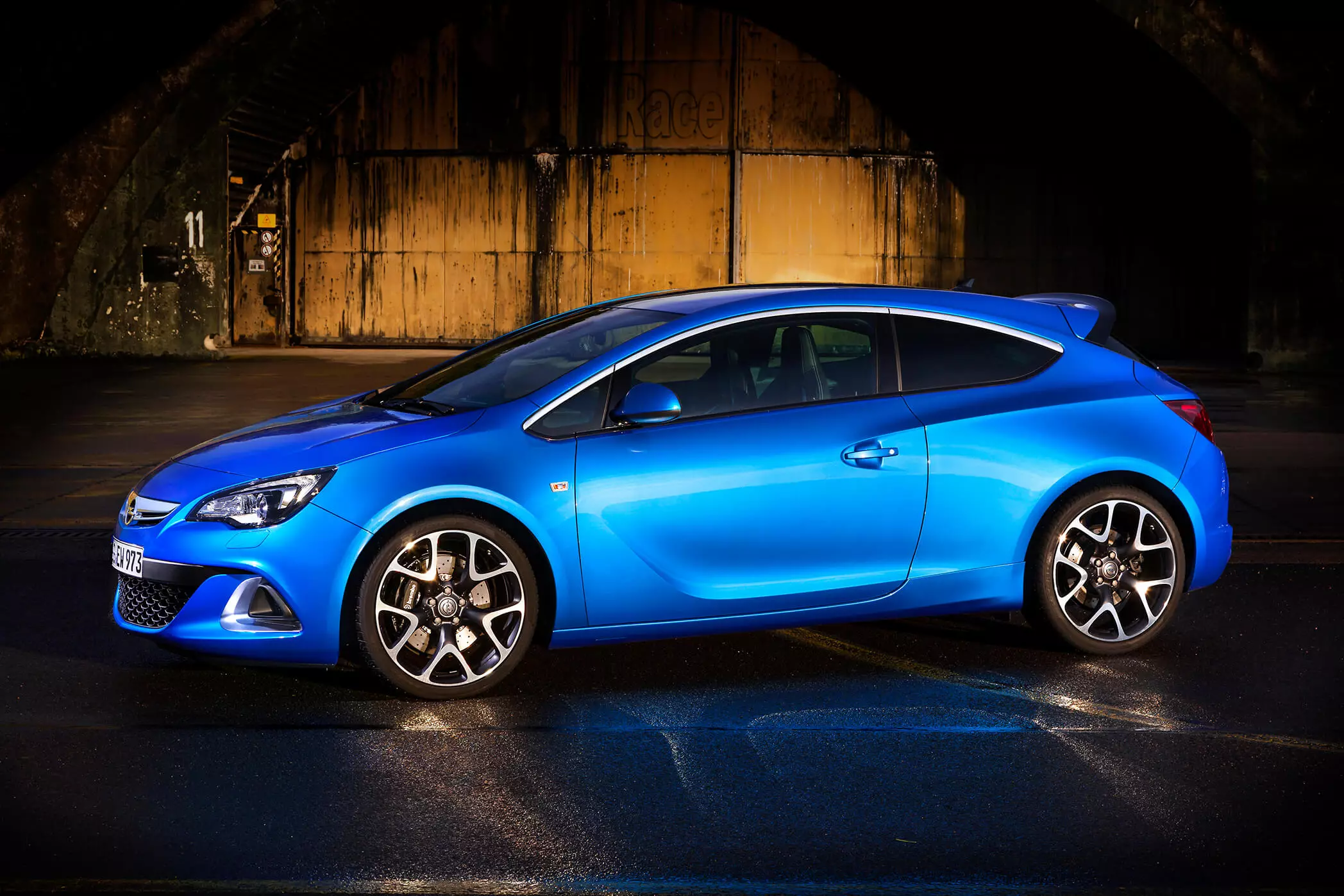 Opel Astra GTC OPC