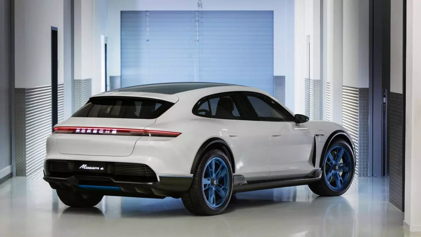 Porsche Mission en Cross Tourism