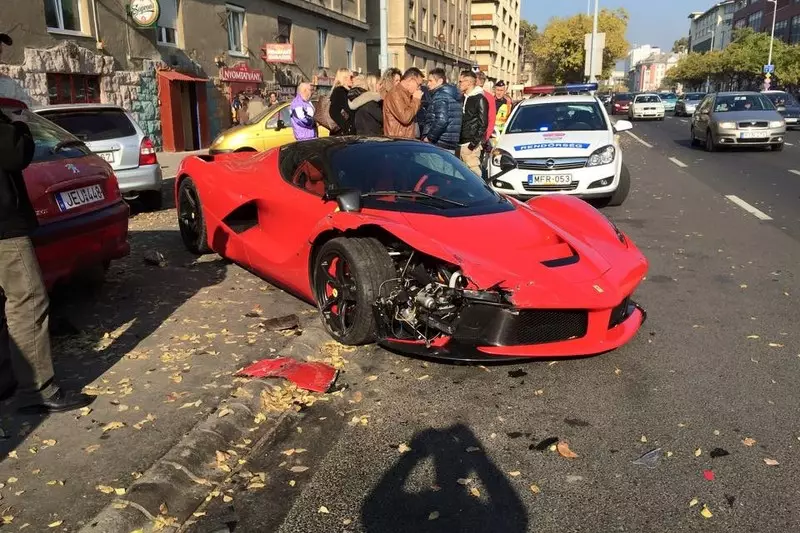 De Bumper vun dëser Ferrari LaFerrari ass ze verkafen 27451_1