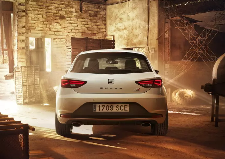 El Seat Leon Cupra aconsegueix 10 CV més de potència 27492_1