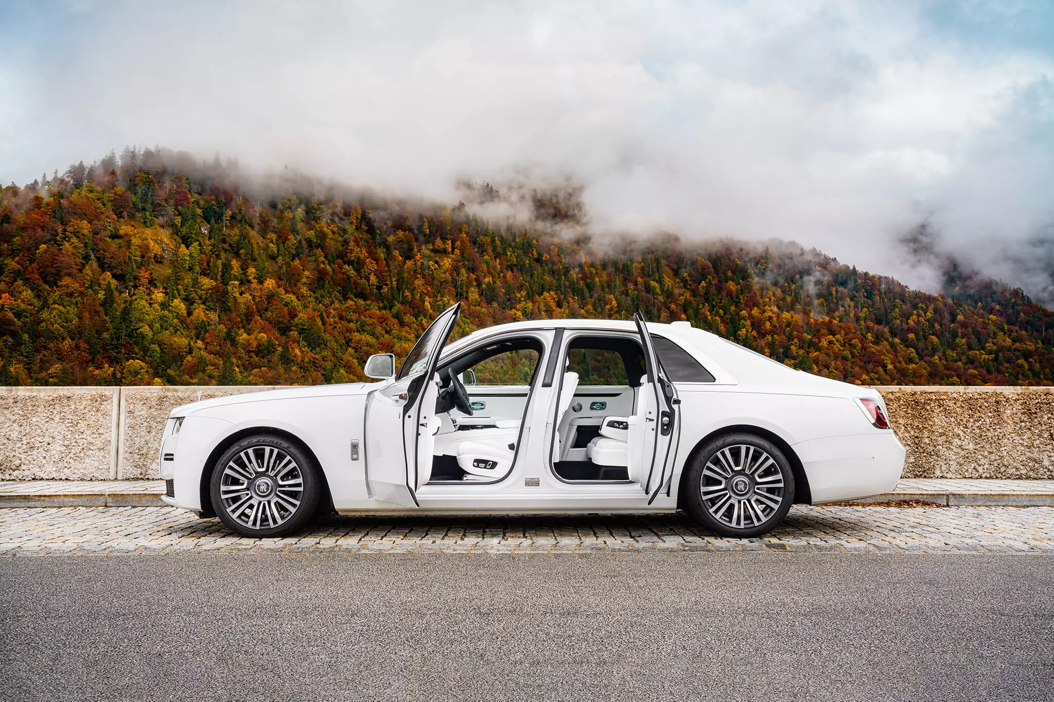 Rolls-Royce Ghost 2021 года