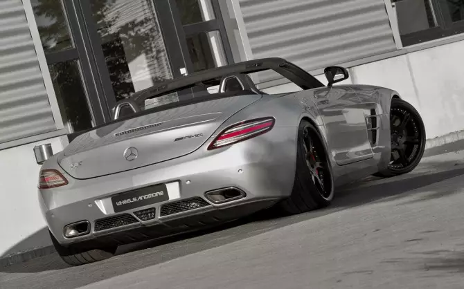 2013-ווהעעלס און מער-מערסעדעס-בענז-SLS-AMG-Roadster-Static-3-1280x800