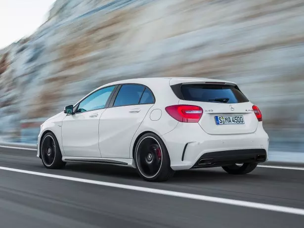 2014-Mercedes-A45-AMG