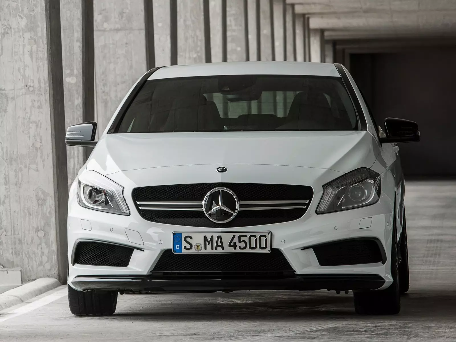 Pagaliau pristatytas naujasis Mercedes A45 AMG 27710_5