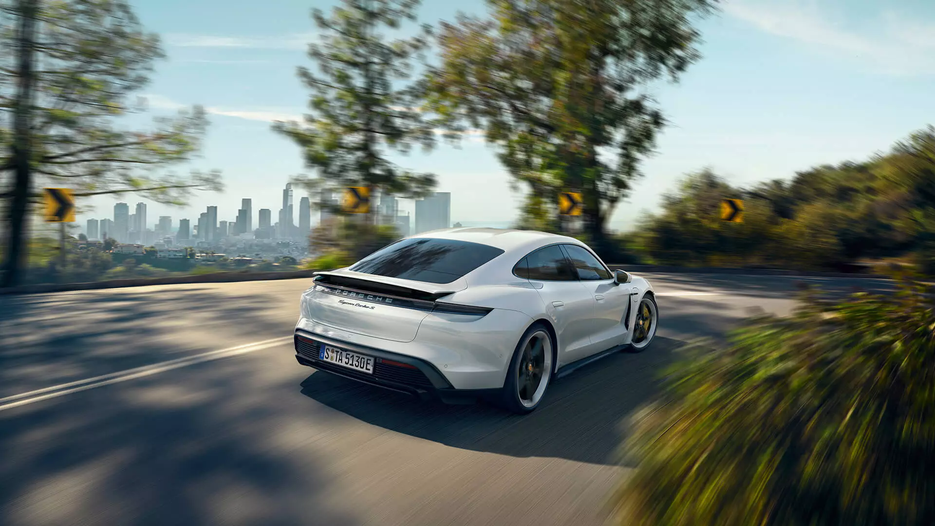 I-Porsche Taycan Turbo S