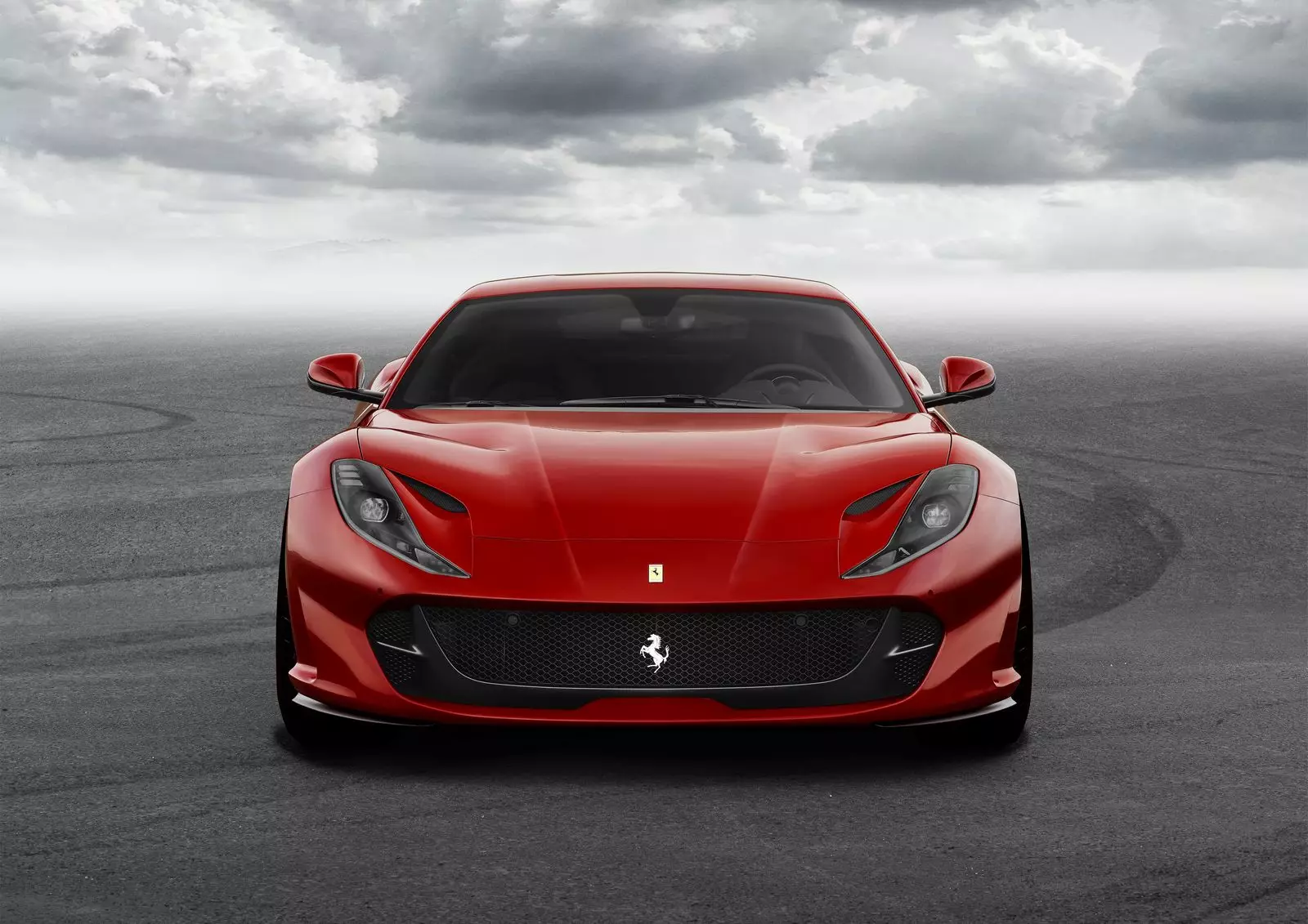 Ferrari 812 Süper Hızlı