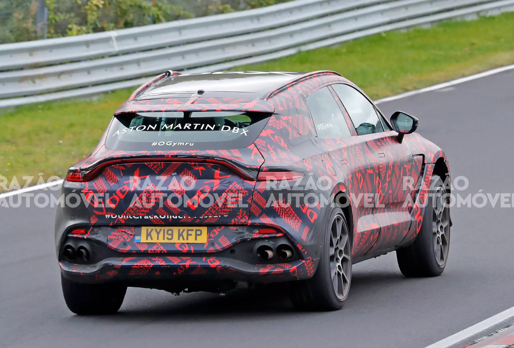 Aston Martin DBX S тагнуулын зураг