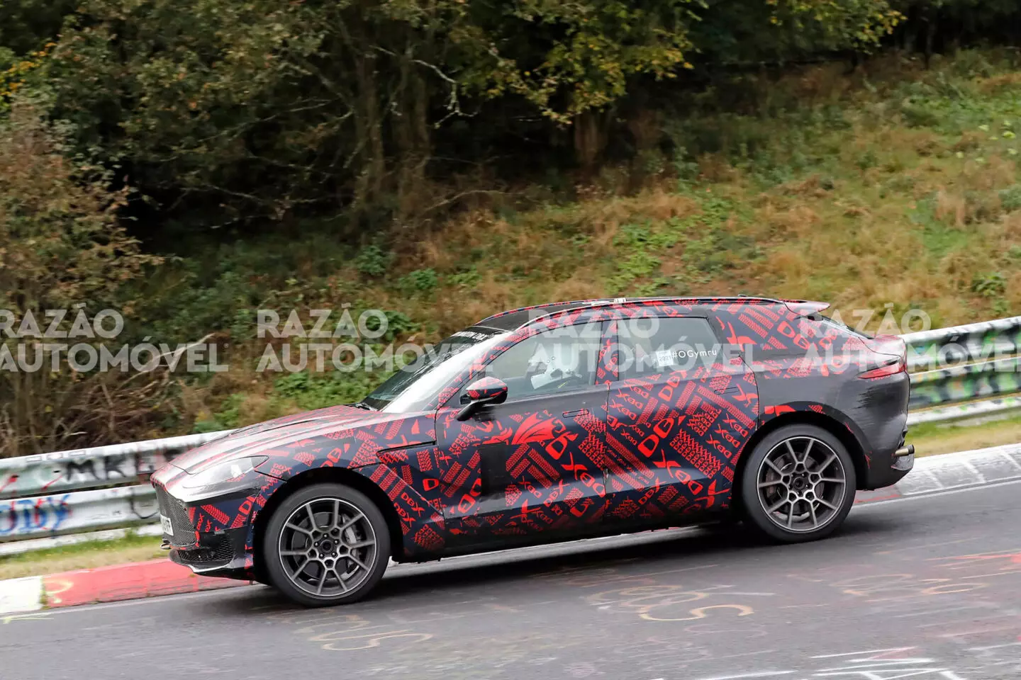 Aston Martin DBX S spionbilder