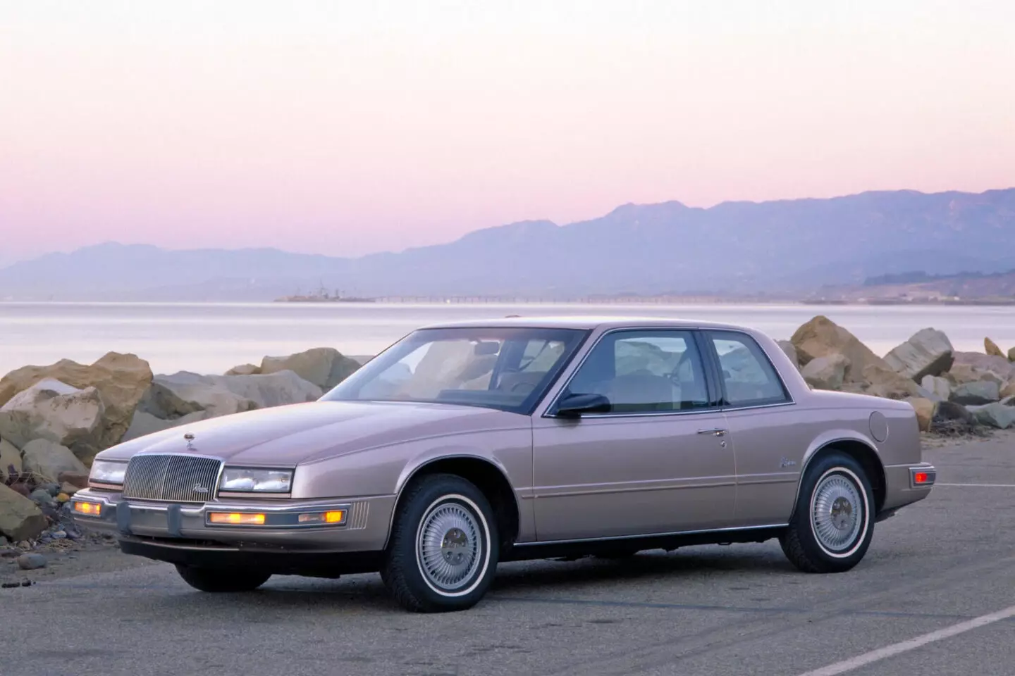 Buick Riviera screen