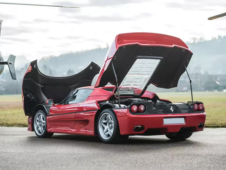 Ferrari F50 (၇)စီး၊