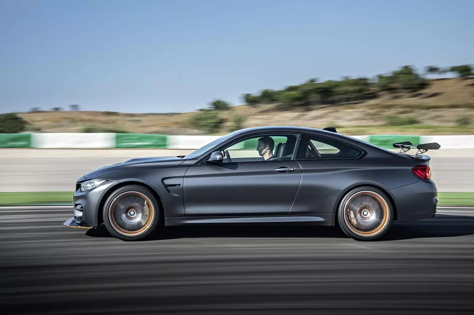 BMW M4 GTS: soti nan Minik nan Tokyo Motor Show 28219_2