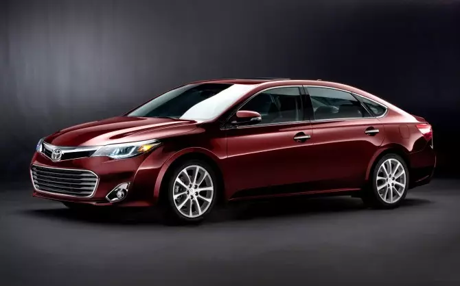 Toyota Avalon: 5 Lab tus kiv cua tos koj rau Webtalk!