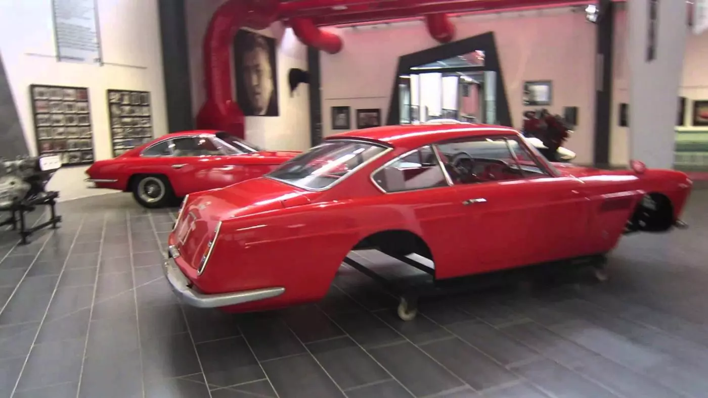 Ferrari 250 GT yn y Museo Ferruccio Lamborghini