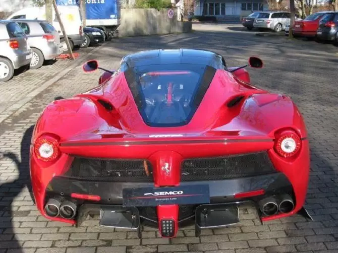 Ferrari LaFerrari භාවිතා කරන ලදී