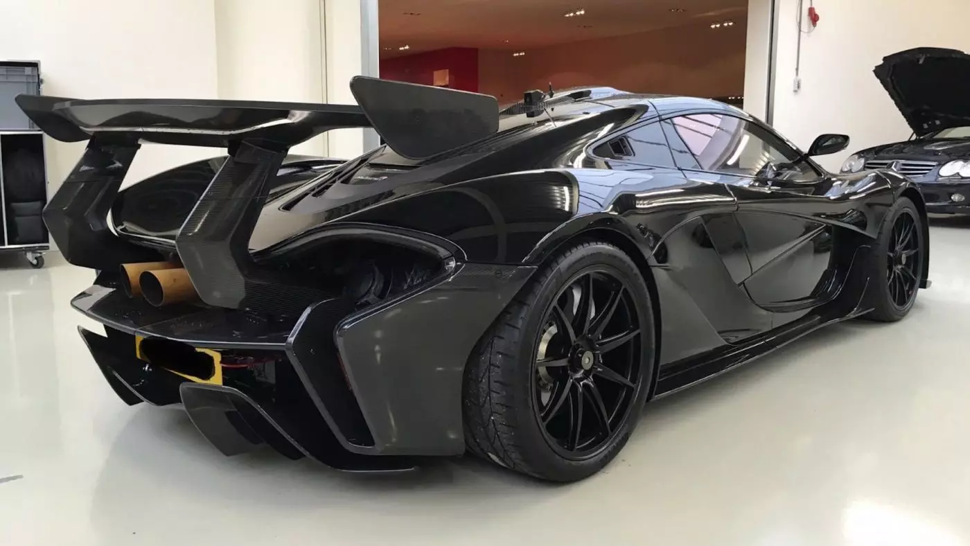 McLaren P1 GTR: ຈາກການແຂ່ງຂັນໄປຫາຖະຫນົນແລະໃນປັດຈຸບັນ ... ມີສໍາລັບການປະມູນ 28505_3