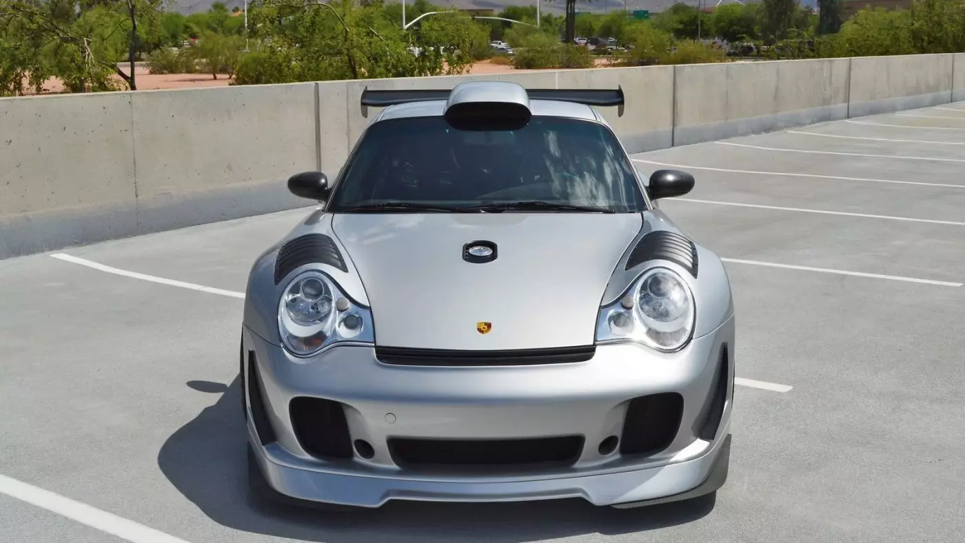 Porsche 911 GT2 le 1000 hp le haghaidh 