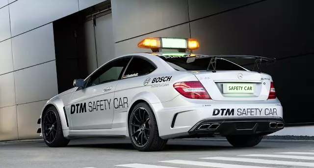 Mercedes C63 AMG Black Series Coupé ji bo demsala 2012 Otomobîla Ewlehiya nû ya DTM ye. 28606_2