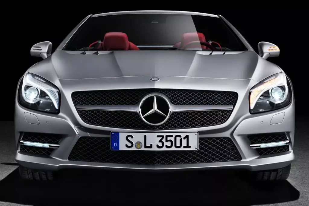 Official images of the new Mercedes SL 2013 28683_1