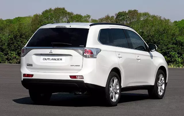 New Mitsubishi Outlander is now on sale in Europe 28859_1