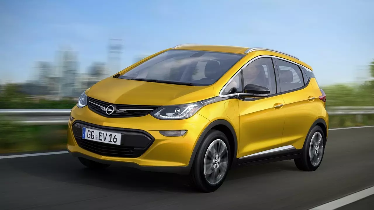 Premiéra Opelu Ampera-e je naplánována na pařížský autosalon